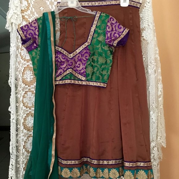 Women's Chaniya Choli with Dupatta - Picture 1 of 7
